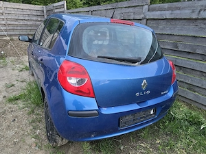 Dezmembrez Clio 3 2007, 1,4 16 V - imagine 3