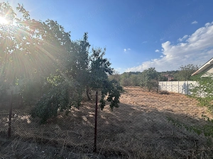 Vând loc de casa  în localitatea Husasau de Cris, la 10,9 km distanta de Oradea
