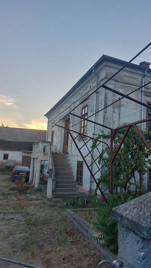    Casă spațioasă de vânzare  - imagine 10