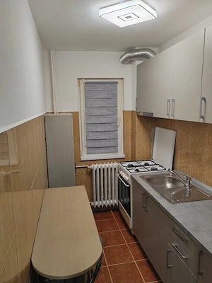 Închiriez apartament cu 2 camere  - imagine 4