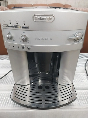 Expresor Delonghi Magnifica 