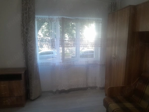 Închiriez garsoniera parter milcovului  - imagine 3