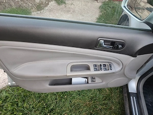 Vand sau schimb VW Passat 1.9 TDI  - imagine 4