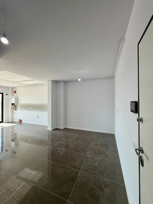 Penthouse Collection | Etaj retras | Cu Piscina Privata | GATA de mutat - imagine 15
