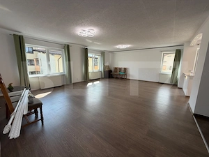 Apartament, 4 camere, 113mp, 2 parcari, 3 balcoane, pod, zona Terra