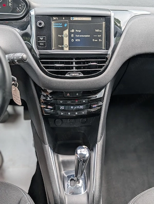 Peugeot 208 1.4hdi 2014 Automat , 208k, 3 uși 4990 euro - imagine 10