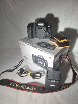 Canon EOS 6D Mark II Body + 3 Baterii