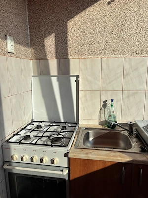 Închiriez apartament 3 camere Rogerius  - imagine 4
