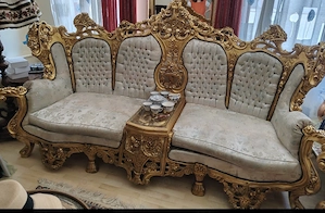 Vând mobilă sculptată și poleită.Adusă din țările vestice.