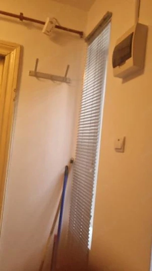 Inchiriez Garsoniera la casa zona Tineretului (incalzire cu soba pe gaze si boiler electric) - imagine 4