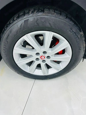Jaguar E-Pace - imagine 9