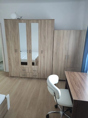 Inchiriez garsoniera 34 mp decomandata în cartierul Tractorul. - imagine 2