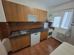 Închiriez apartament 2 camere Titan