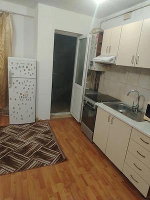 Închiriez apartament de 2 camere în Vasile Aaron - imagine 6