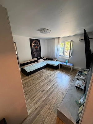 Apartament de vânzare cu 3 camere - imagine 2