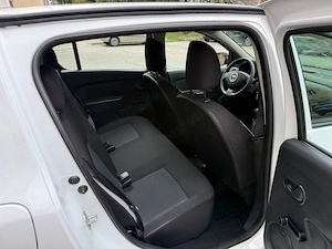Dacia Sandero 1.2 bnz euro6, 25.200 Km carte service, masina este noua - imagine 10