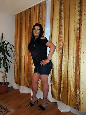 Transexuală pentru începători poze reale 100% fac și show la web sau filmuleț cu mine