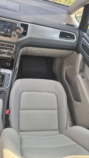 Volkswagen Golf Sportsvan 2017 1.2 TSI DSG, numai 125.000 km   întreținut obsesiv - imagine 4