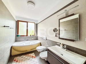 Apartament spatios in cartierul Europa parcare si zona linistita - imagine 8