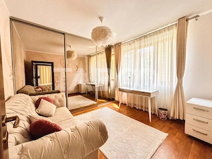 Apartament spatios in cartierul Europa parcare si zona linistita - imagine 2