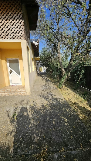 Casa 3 camere 670mp teren