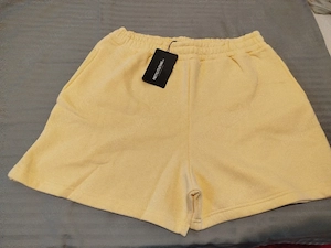 Pantaloni scurți