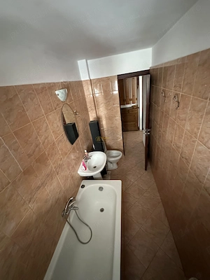 Apartament 2 camera in zona Garii (Billa) - imagine 13