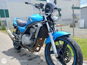 Motocicleta Kawasaki ER-5