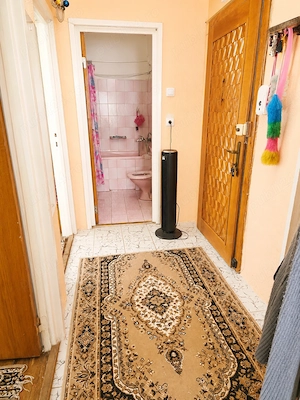 Vând Apartament 3 camere DECOMANDATE în Cisnădie | Acoperiș NOU în garanție, preț atractiv