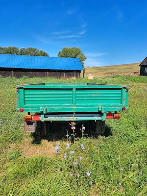 Remorca tractor