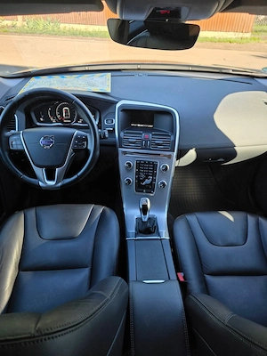 Volvo XC60 2016 Euro 6 Manual - imagine 8