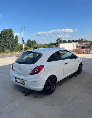 Opel Corsa D 1.2 Benzină 2011 - imagine 2