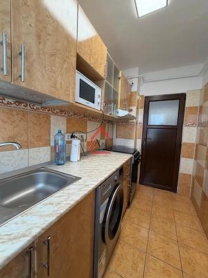 Apartament cu 3 camere, Decomandat,  Mircea cel Batran , CT, AC - imagine 3