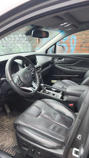 Vând Hyundai Santafe 8AT 7 locuri full option  - imagine 3