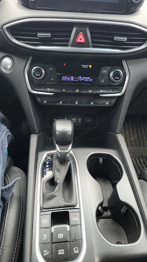 Vând Hyundai Santafe 8AT 7 locuri full option  - imagine 4