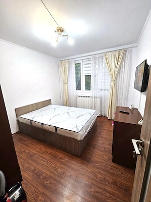 Închiriez Apartament cu 🏡 2 camere, centrală proprie, parcare, 1 Decembrie 1918 - imagine 3