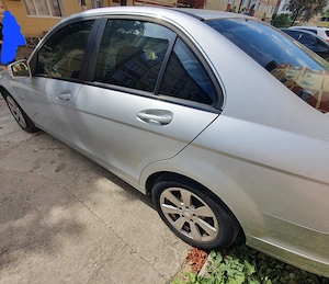 De vânzare Mercedes-Benz 2010 . Preț negociabil 9000 euro. - imagine 4