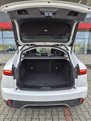 Jaguar E-pace 2018 2.0 AWD 150cp - imagine 9