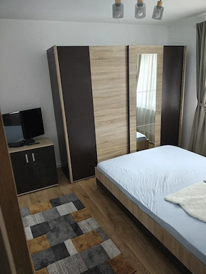 Închiriez apartament  - imagine 7