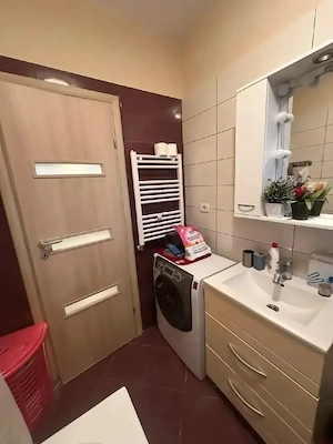 Apartament 3 camere de vanzare  - imagine 2