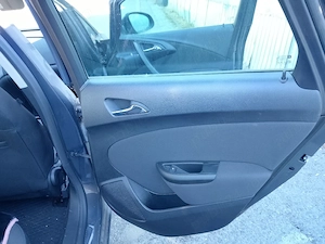 Auto Vând Opel Astra, 9070km,ITP în 20 08 2026, asigurare până în 02 2027, benzină.. - imagine 3