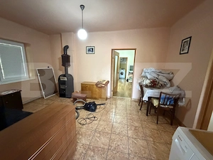 Casă cu 4 camere și un teren de 2500 mp - imagine 3