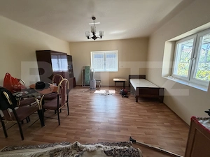 Casă cu 4 camere și un teren de 2500 mp