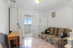 Apartament cu 3 camere de vânzare în Mangalia   Strada Portului - imagine 3