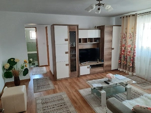 Apartament mobilat de vanzare.