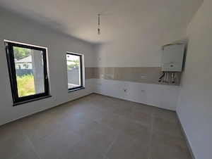 Vând casa la cheie în Hemeius - Parc Dendrologic  - imagine 7