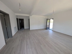 Vând casa la cheie în Hemeius - Parc Dendrologic  - imagine 11