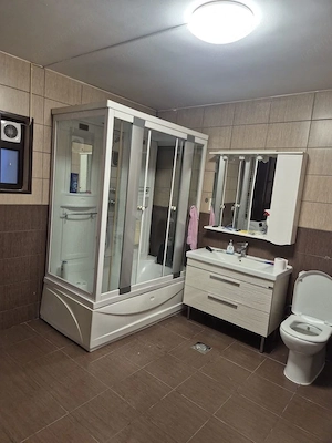 Inchiriez spatiul comercial zona Gheata Voluntari,130mp,etaj 1 - imagine 3