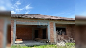 Casa noua nefinalizata 1679 MP teren Ciumeghiu Bihor. - imagine 6