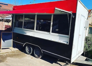 Vând Rulotă comercială Food-truck 